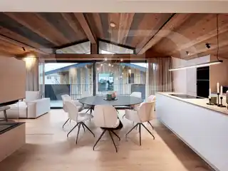 Sunny Holiday Home