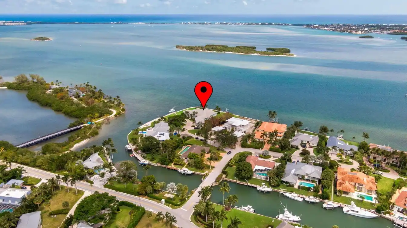 Beautiful Waterfront Estate in Sewalls Point