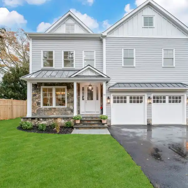 LUXURY NEW BUILD WITH TIMELESS ARCHITECTURAL DETAILS