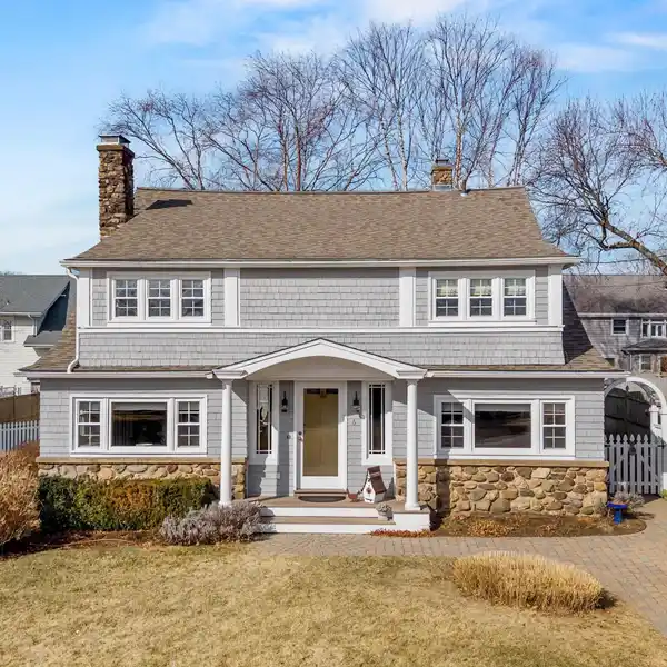 MAGNIFICENT NANTUCKET COLONIAL IN THE HEART OF PINE ORCHARD