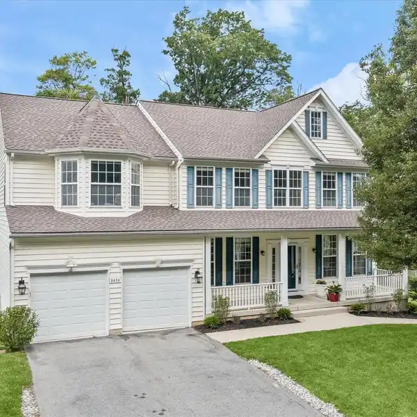 STATELY COLONIAL ON A PREMIUM PRIVATE LOT