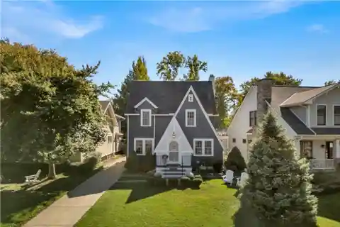 Completely Renovated Beachcliff One Colonial