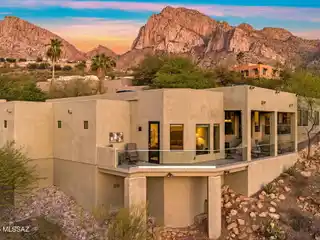 Contemporary Desert Retreat Perched on Quiet Hillside