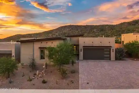 Refined Desert Living