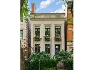 East Lincoln Park Showpiece