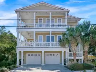 Sun-Filled Condo with Covered Deck Views