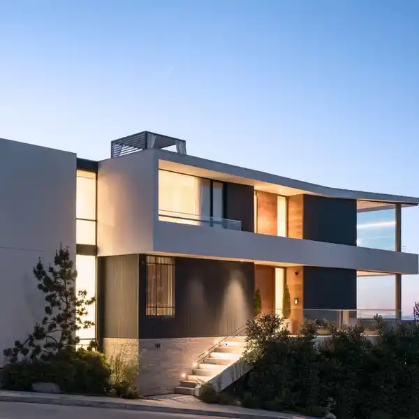 ARCHITECTURAL MASTERPIECE ON THE PEAK OF CLARENDON HEIGHTS