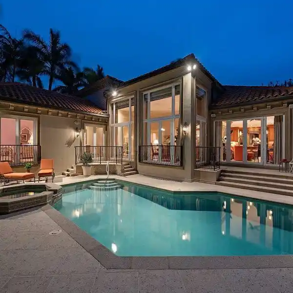 INVITING AND WELL-PROPORTIONED HOME IN GORDON DRIVE ESTATES