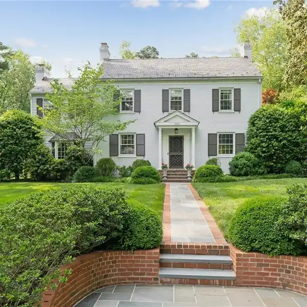 STATELY HOME STEPS FROM UNIVERSITY OF RICHMOND
