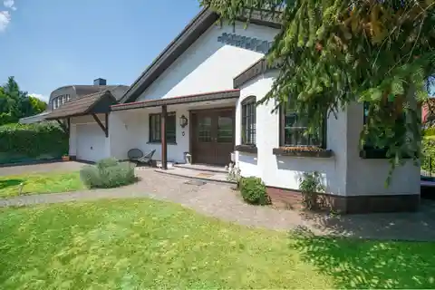 Classic Country House Style Residence