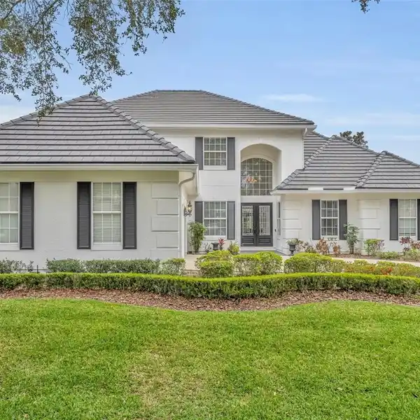METICULOUSLY MAINTAINED HOME IN DESIRABLE STONEHILL