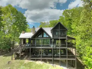 Mountain Escape with Breathtaking Views