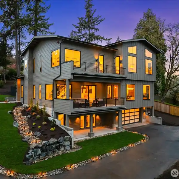 NEWLY COMPLETED CONTEMPORARY HOME