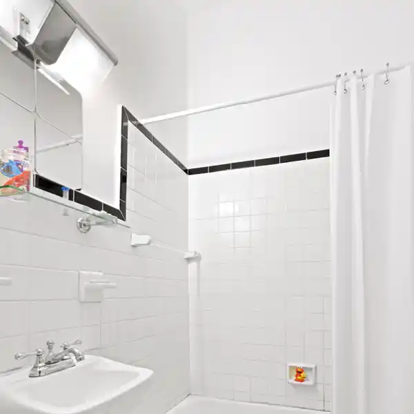 RARE TIMELESS TOWNHOUSE DUPLEX