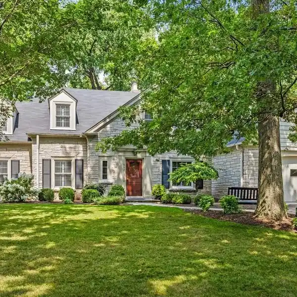 GORGEOUS KENILWORTH GEM