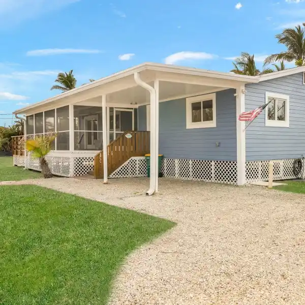 BEAUTIFULLY REMODELED BEACH COTTAGE