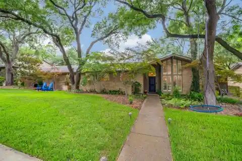 Move-in-ready Contemporary Style Home