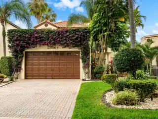 Luxurious Valencia Estate Surrounded by Tropical Landscaping