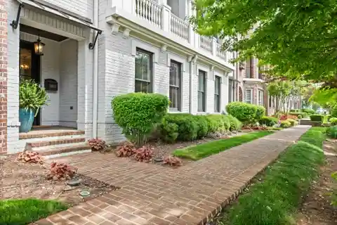 A Townhome with Wow Factor