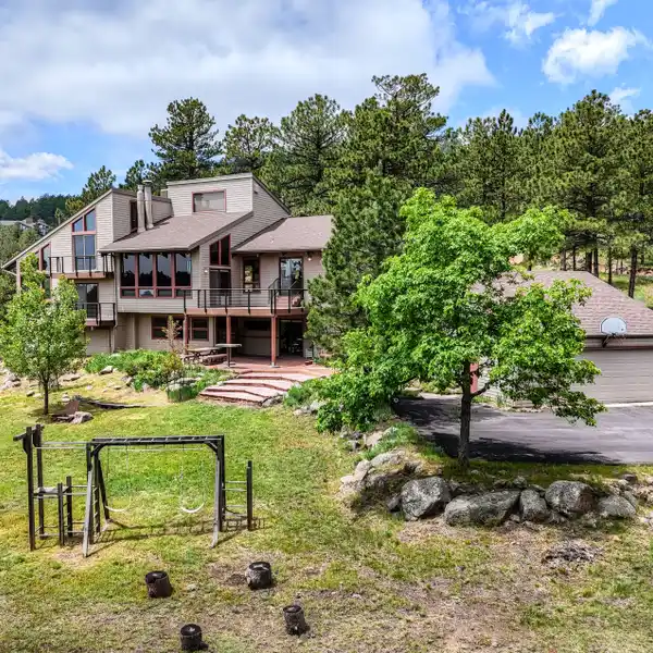 CLASSIC MOUNTAIN HOME IN PINE BROOK HILLS