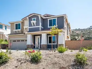 Dramatic New Construction with Spectacular Mountain Views