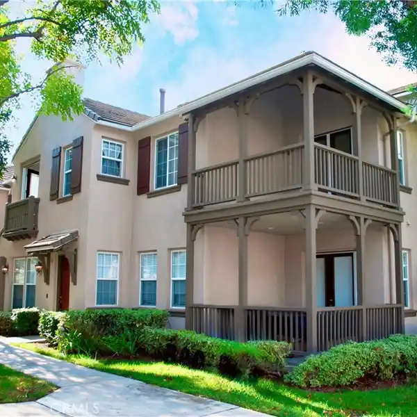 BEAUTIFUL LOFT-STYLE HOME IN DESIRABLE MONTICELLO