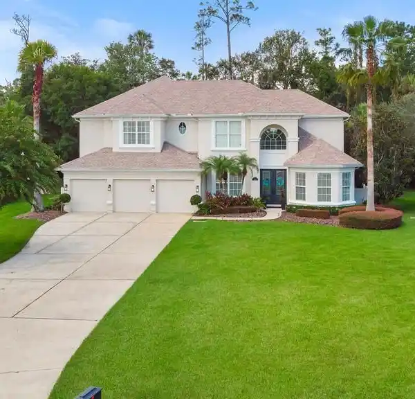 LUXURY MARSH HARBOR ESTATE NEAR THE BEACH
