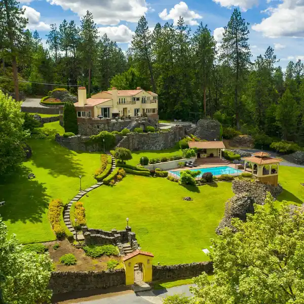 LANDMARK ESTATE IN HISTORIC ROCKWOOD