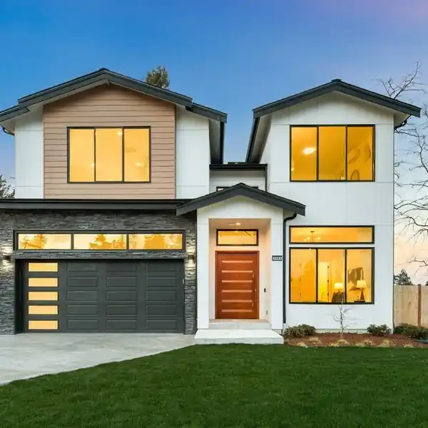 UNIQUE LUXURIOUS HOME IN JAYCEE COURT