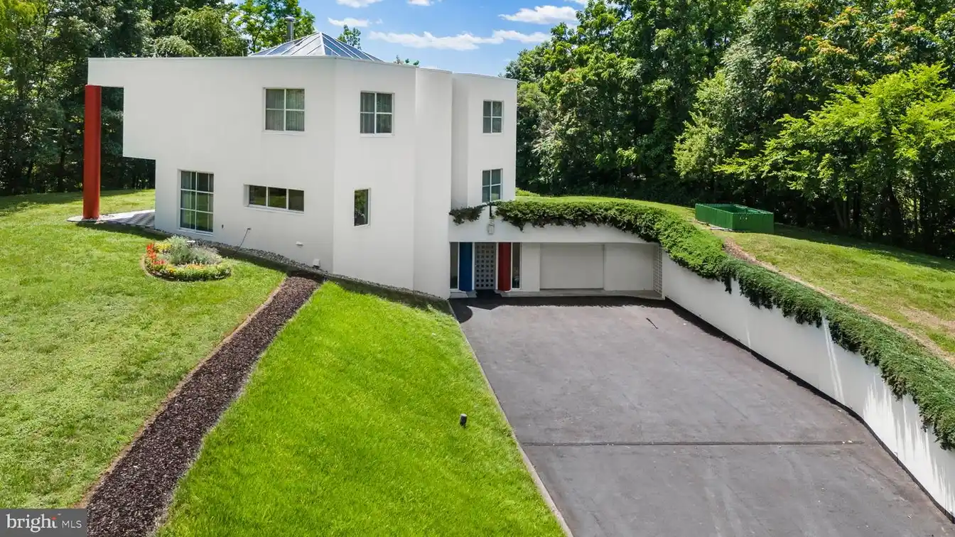 Contemporary-international Style Home in the Coveted Pembroke