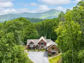 Post-and-beam Masterpiece in the Scenic Blue Ridge Mountains