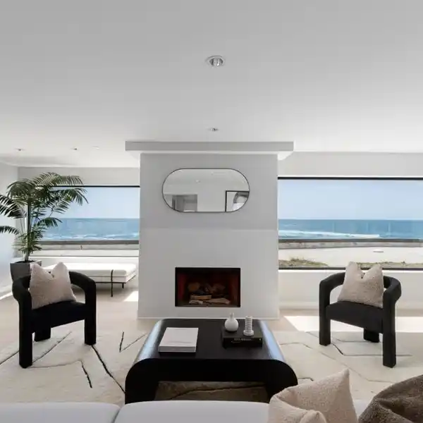 FULLY RENOVATED GROUND-LEVEL OCEANFRONT CONDO
