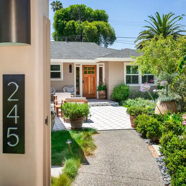 SANTA BARBARA MESA LIVING AT ITS BEST