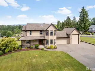 Impeccable Home in Country Meadows