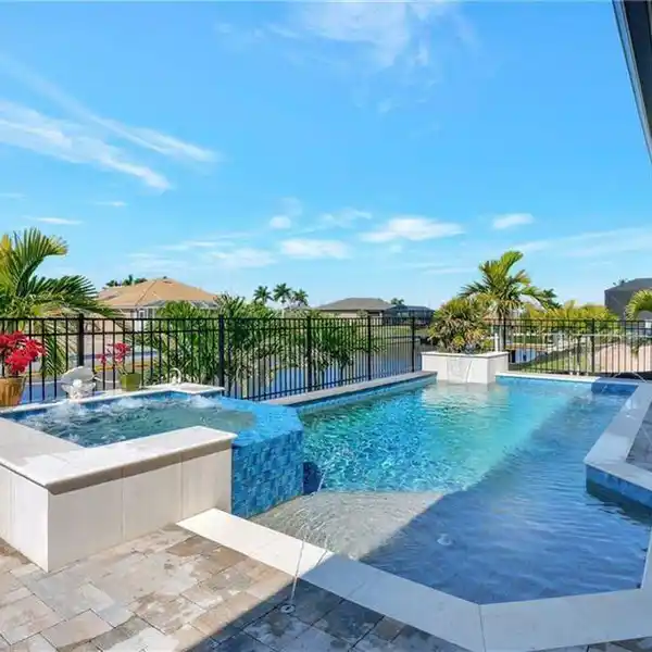 RESORT-STYLE WATERFRONT GULF ACCESS POOL HOME