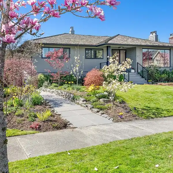 UNIQUE HOME ON A QUIET STREET