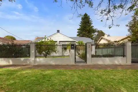 Timeless Bungalow Elegance with Modern Luxury Touches