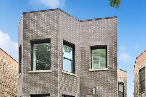 Elevated Living in the Heart of Logan Square