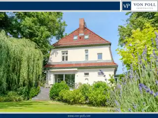 Historic Pankow Villa with Modern Comforts and Park-Like Garden