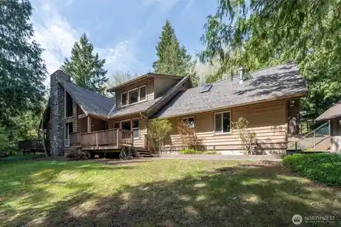 Custom-built Lodge-style Home in the Agate Bay Area