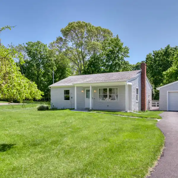 FABULOUS CLASSIC ONE-STORY HOME