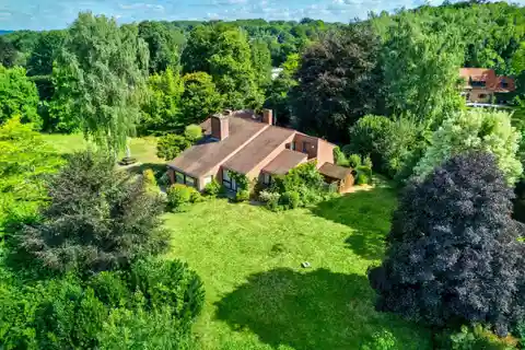 Charming Villa in a Magnificent Garden Setting