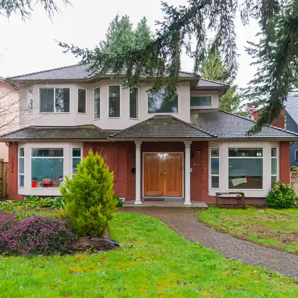 CHARMING HOME IN THE DESIRABLE DUNBAR AREA