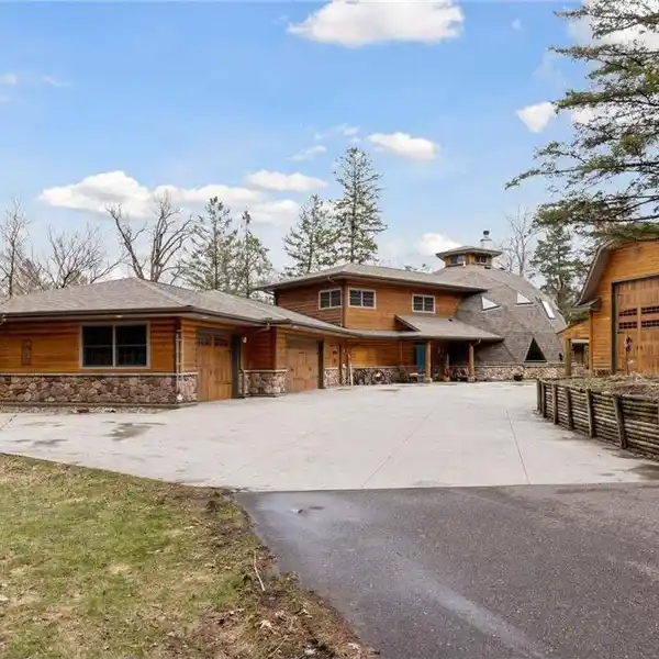 ONE-OF-A-KIND GEODESIC HOME