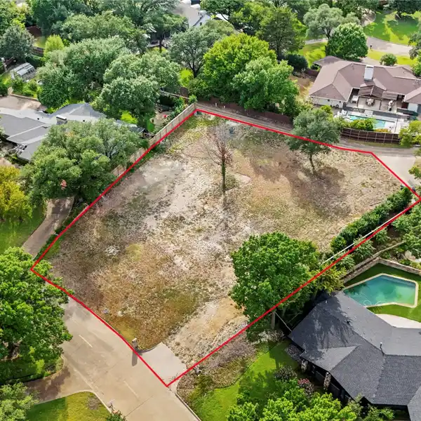 PRESTIGIOUS DALLAS LOT WITH ENDLESS POTENTIAL