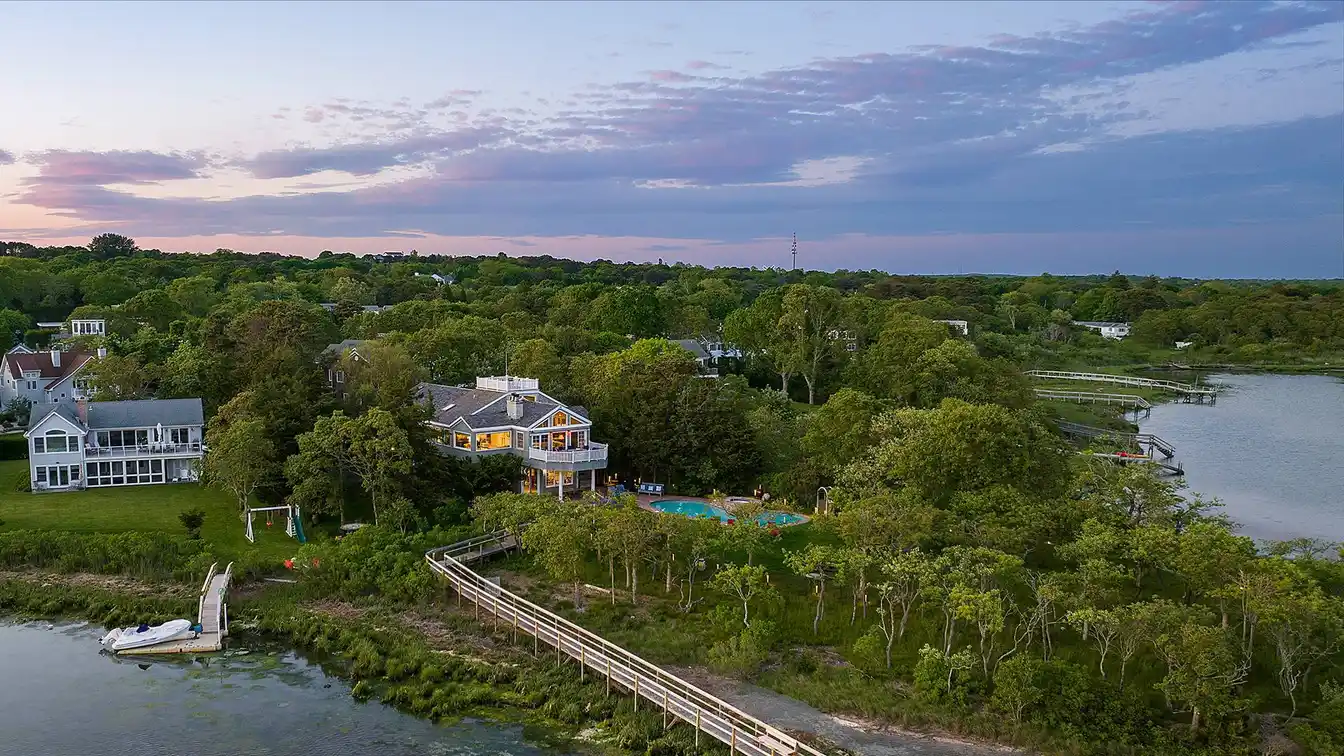 Unique Property on a Quiet Peninsula