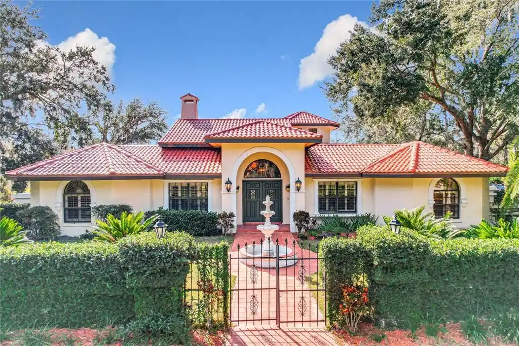 Expansive Mount Dora Oasis