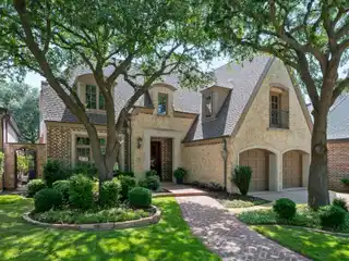 A Luxury Lifestyle Awaits