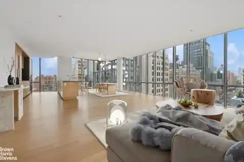 Immaculate Rental in the Renzo Piano Building