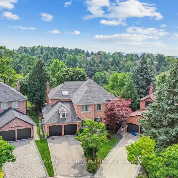 CUSTOM BUILT EXECUTIVE HOME ON A QUIET CUL-DE-SAC